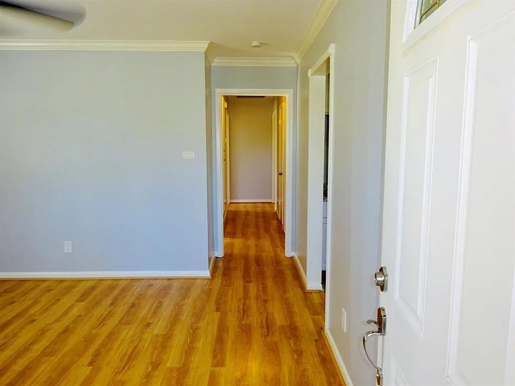 3 bed, 2.0 bath, 1024 sqft, $1,400 — Photo 4