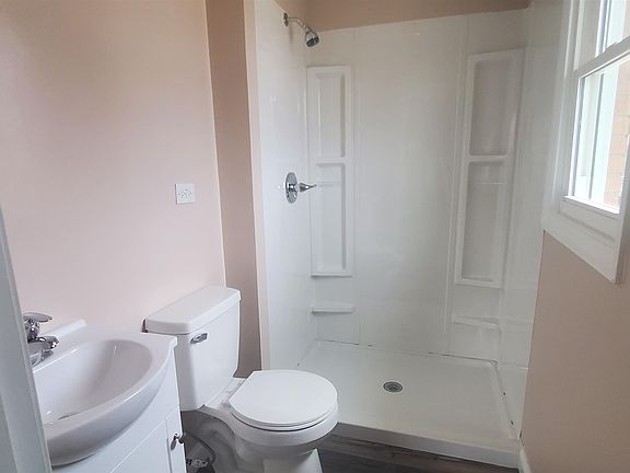 4th image of 310 Solida Rd