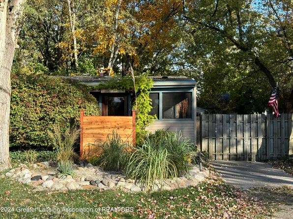 5870 Edson St, Haslett, MI 48840