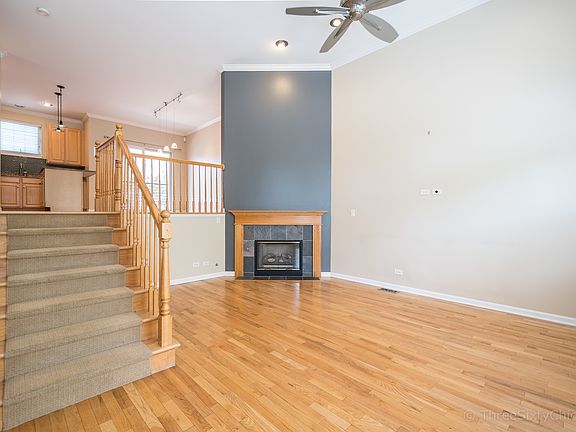 3rd image of 2544 W Bloomingdale Ave