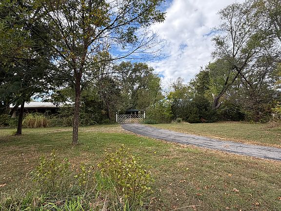 3rd image of 2207 State Highway M