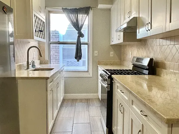 337 E 238th St Floor 2, Bronx, NY 10470