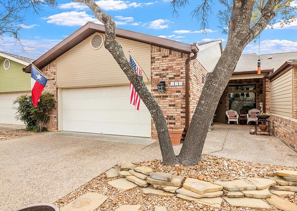 1st image of 425 Summit Cir