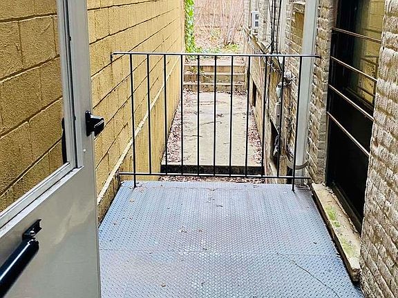 3rd image of 2316 Broadway APT 1F