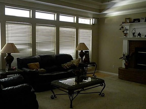 2nd image of 823 Majestic Oaks Ct
