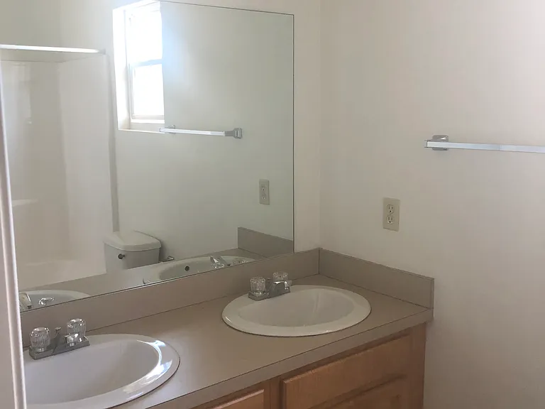 9375 Winding Creek Dr — Photo 4