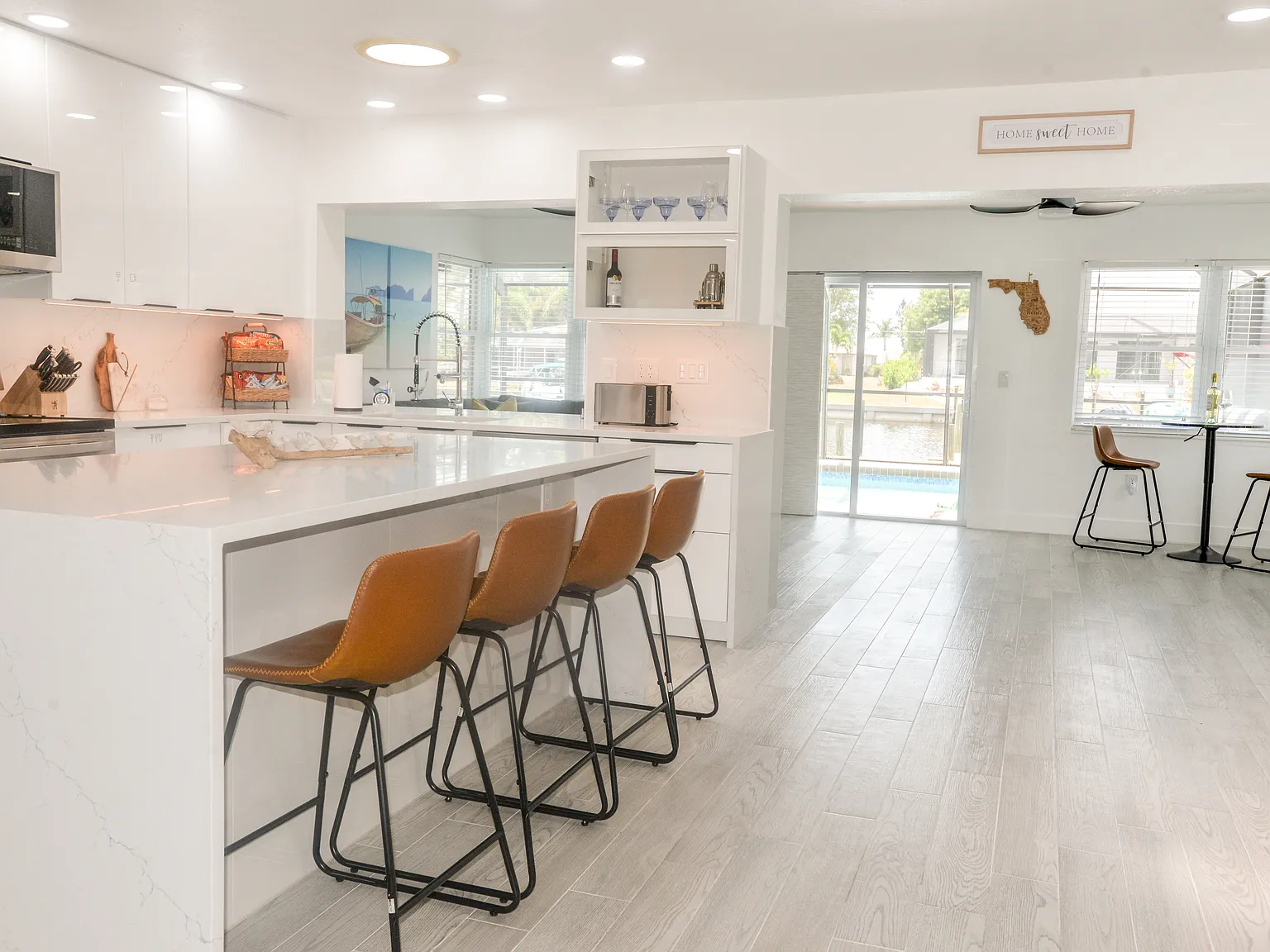 4 bed, $9,000 — Photo 2