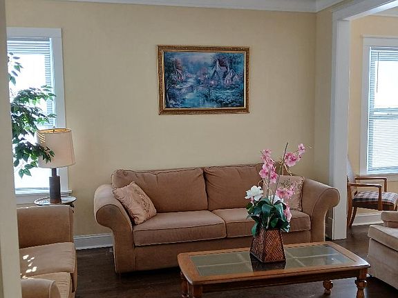 5th image of 10244 S Perry Ave