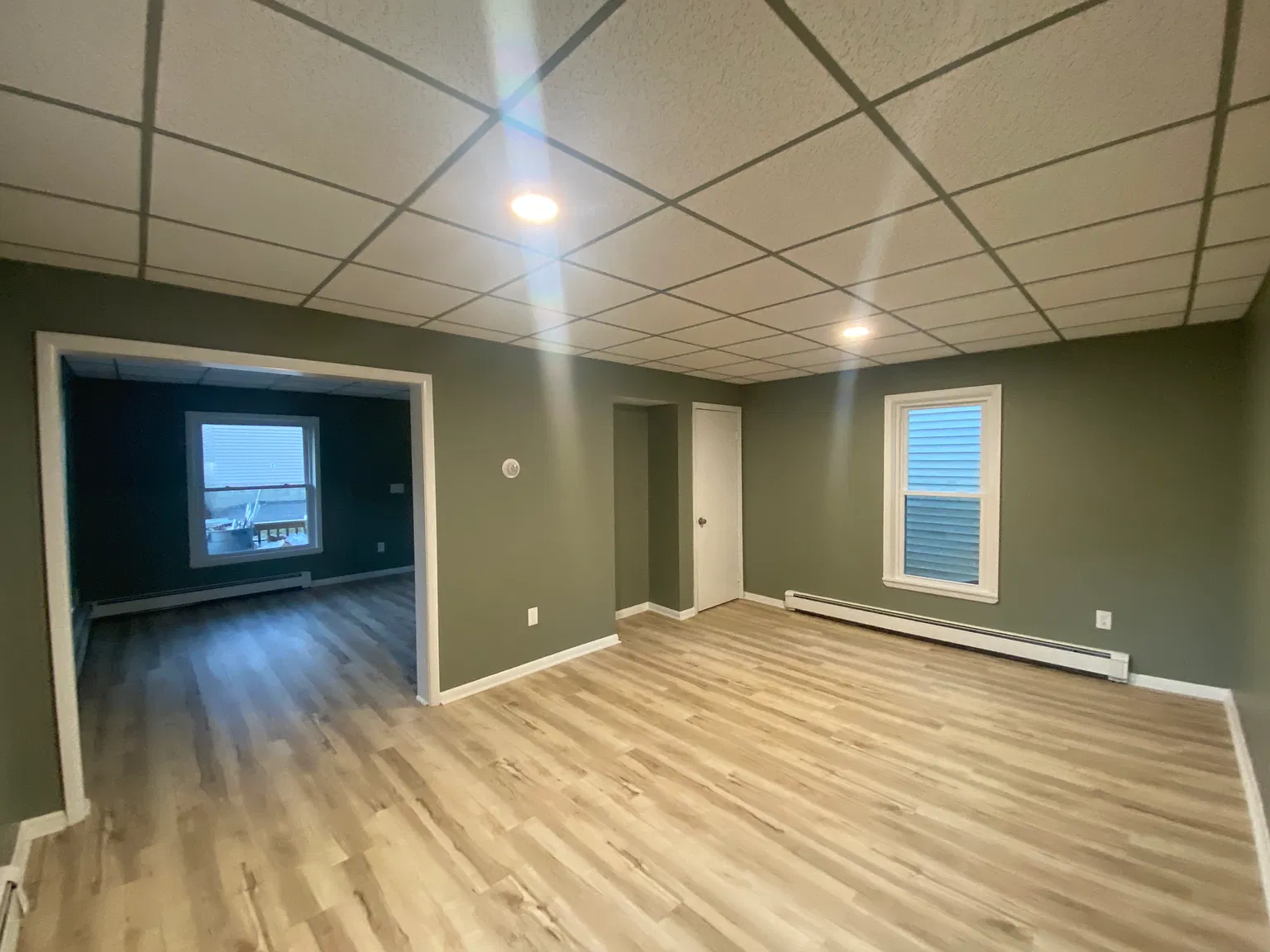 3 bed, 1.5 bath, 1037 sqft, $1,000 — Photo 3