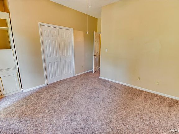 3rd image of 205 E Riverbend Cmns