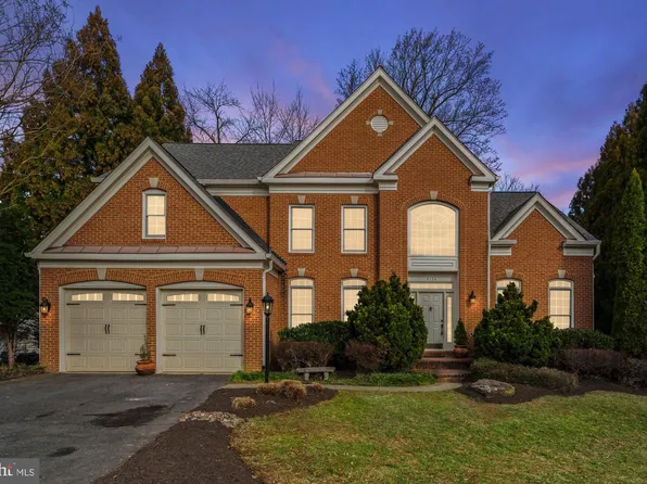 2156 Bonaventure Dr, Vienna, VA 22181