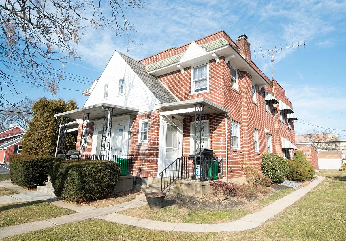 Building Photo - 735 N 22nd St