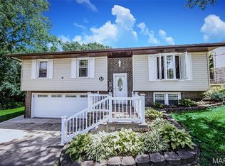 617 E Airwood Dr, East Alton, IL 62024