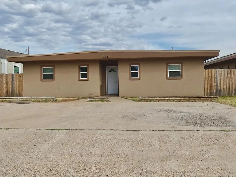 2911 W Louisiana Ave