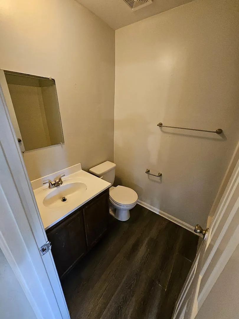 713 S Rosemont Rd - 713 S Rosemont Road — Photo 3