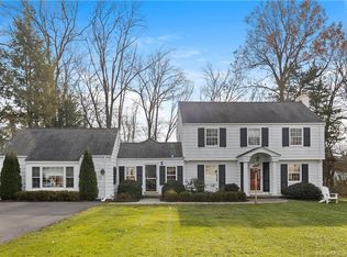 33 Braintree Dr, West Hartford, CT 06117