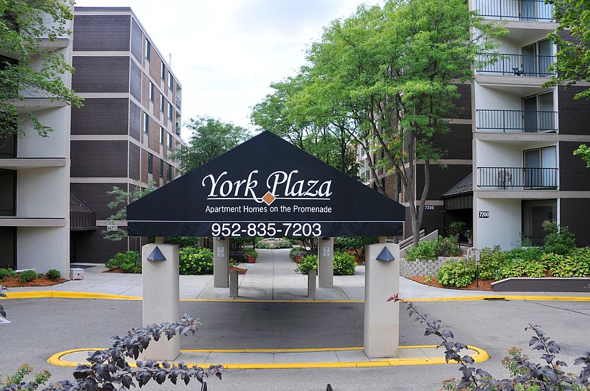 York Plaza - Apartments in Edina, MN