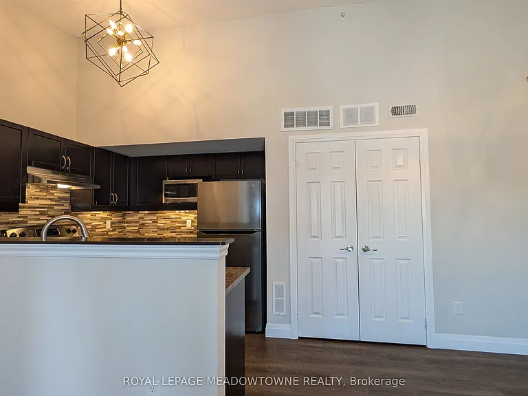 1350 Main St E #404 — Photo 10