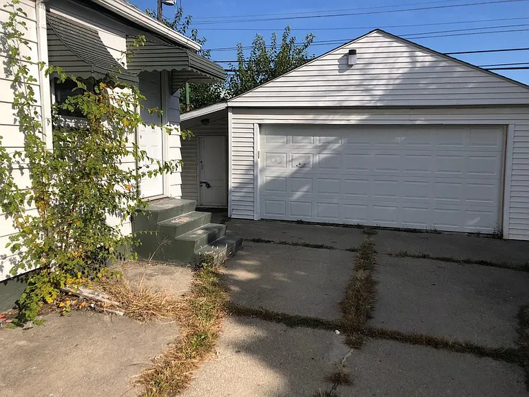812 Cleophus Pkwy — Photo 14