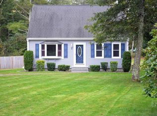 5 Savinelli Rd, Cotuit, MA 02635