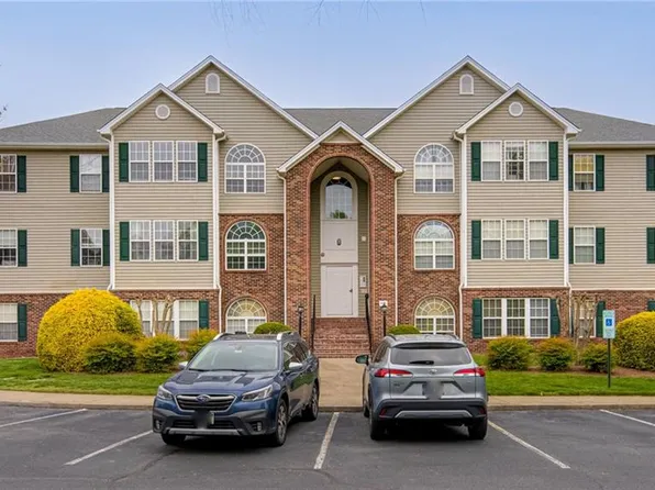 912 Scholastic Ct, Winston Salem, NC 27106