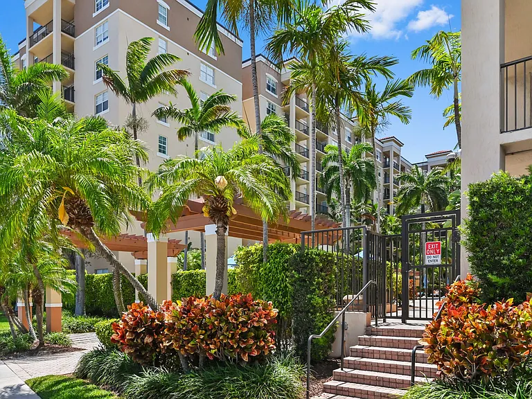 1801 N Flagler Dr #308 — Photo 2