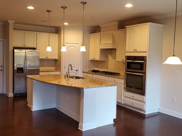 412 Daylin Dr — Photo 6