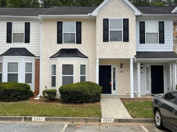 2962 Stone Crest Ln, Lithonia, GA