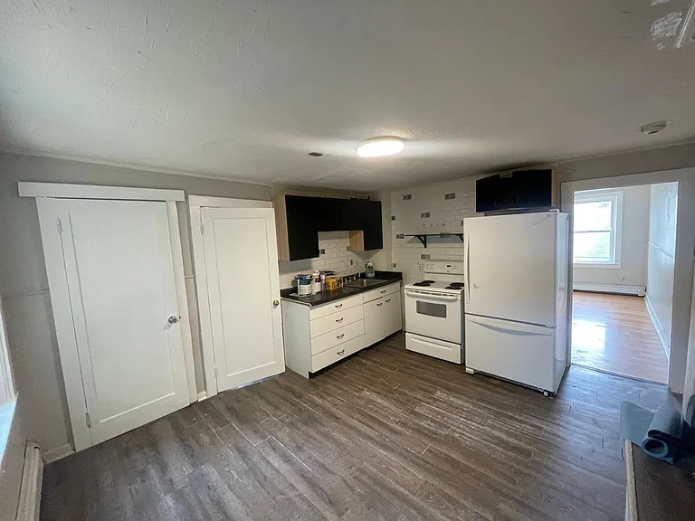 5 Forest Ave #7 — Photo 8