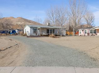 4 Mobil Ct, Yerington, NV