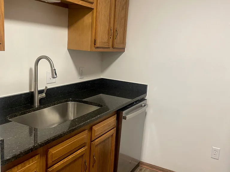662 N 3rd St #2 — Photo 12