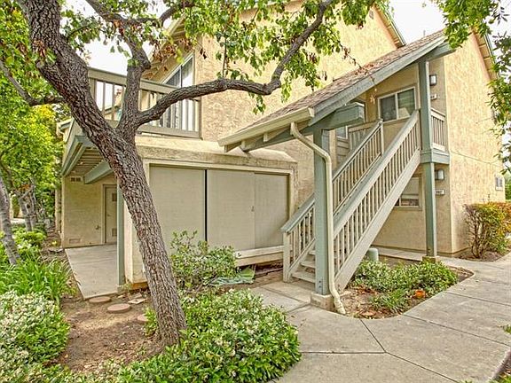 2nd image of 982 Summerplace Dr