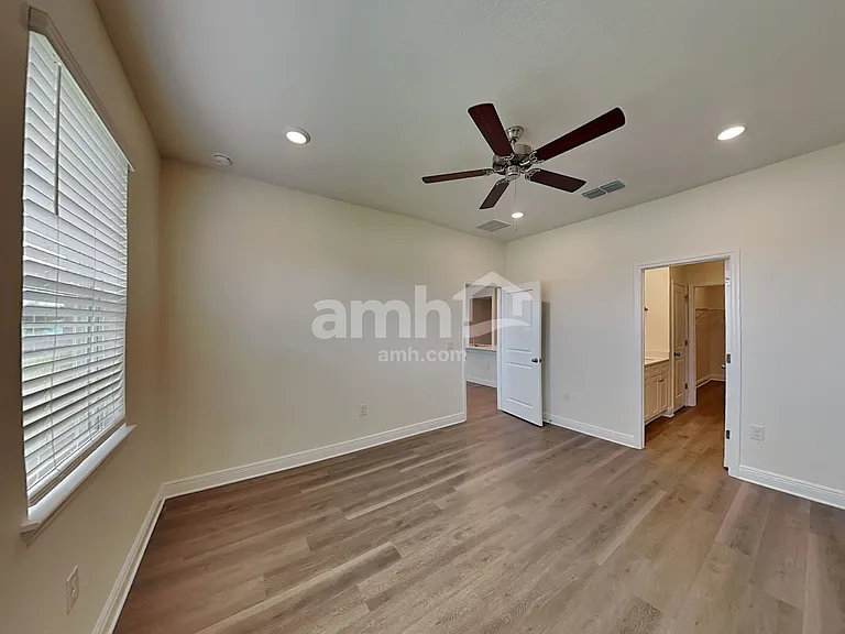 3724 Center Cove Ln — Photo 14