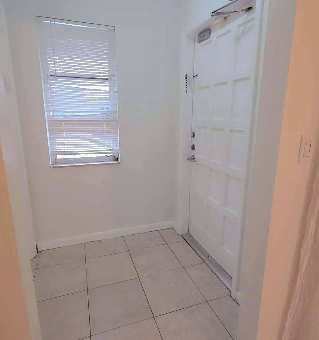 3 bed, 2.0 bath, 2228 sqft, $3,500 — Photo 4