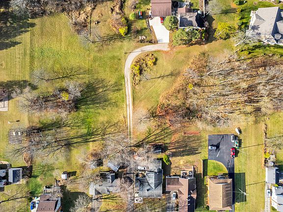 3rd image of 2925 Baker Rd