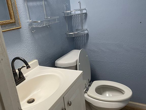 3rd image of 12618 Barbizon Dr