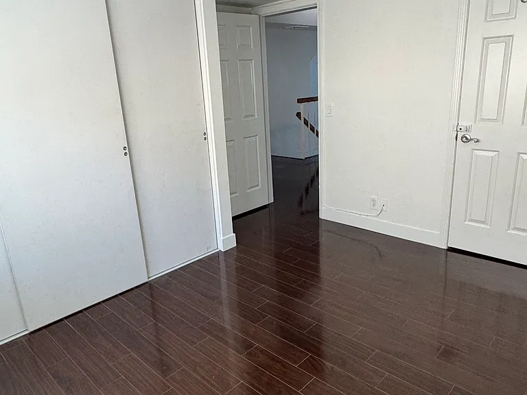 905 Michelle Ct — Photo 14