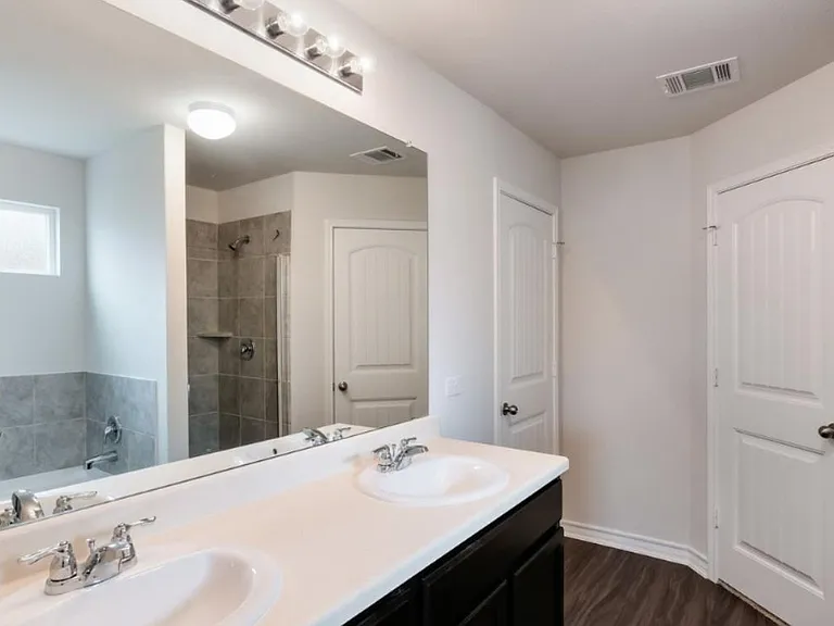 8103 Horizon Dale — Photo 2