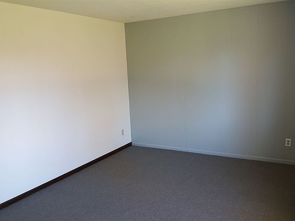 5th image of 6491 Martinie Dr