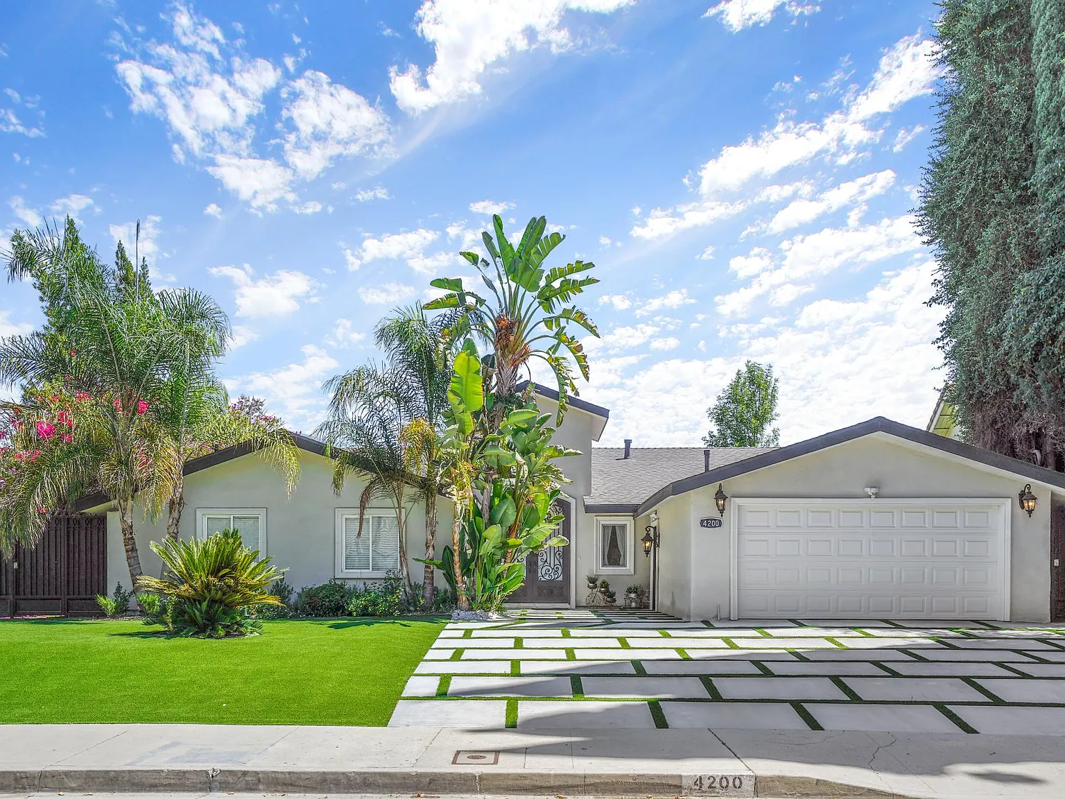 Nogales Dr, Tarzana — Photo 3