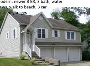 17 Woodland Dr, Niantic, CT 06357