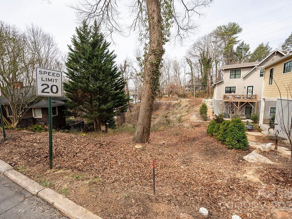 1st image of 8 Houston St #3