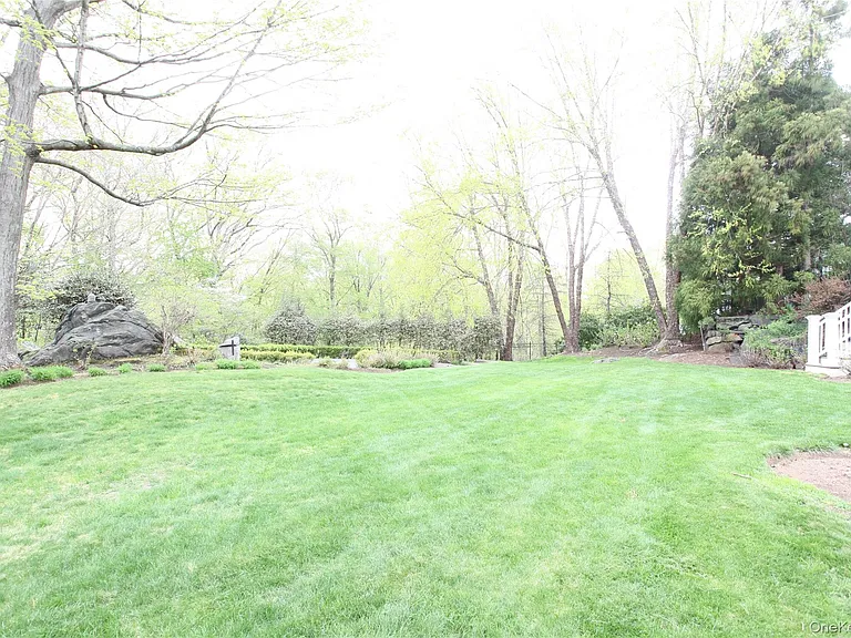 1 Augusta Ct — Photo 41