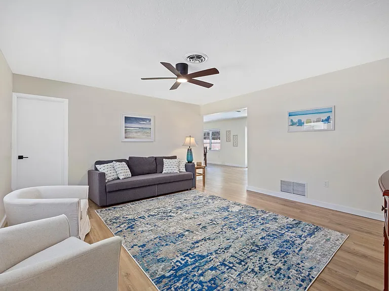 155 Englewood Heights Rd — Photo 3