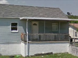 704 Carlock Ave, Harriman, TN 37748
