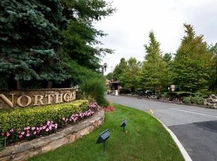 49 Northgate Cir, Melville, NY 11747