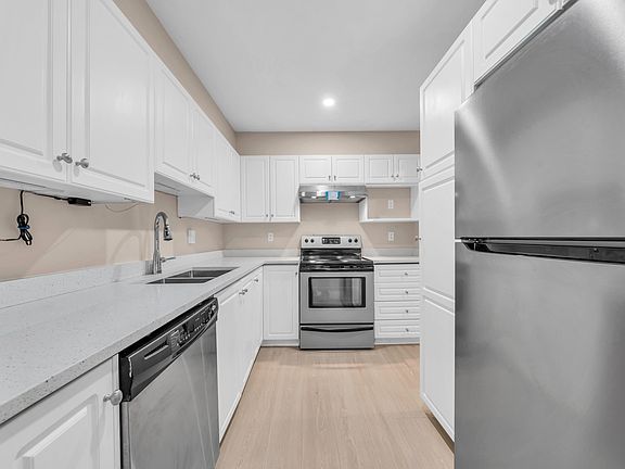 4th image of 515 Whiting Way #107