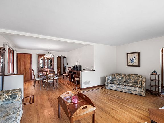 4th image of 5038 N Nagle Ave