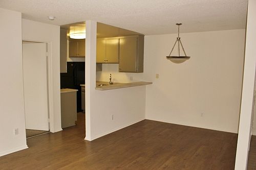 4th image of 1410 Wellesley Ave APT 206