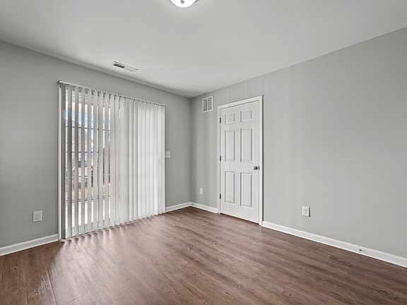 5th image of 4009 Cobblestone Dr #6
